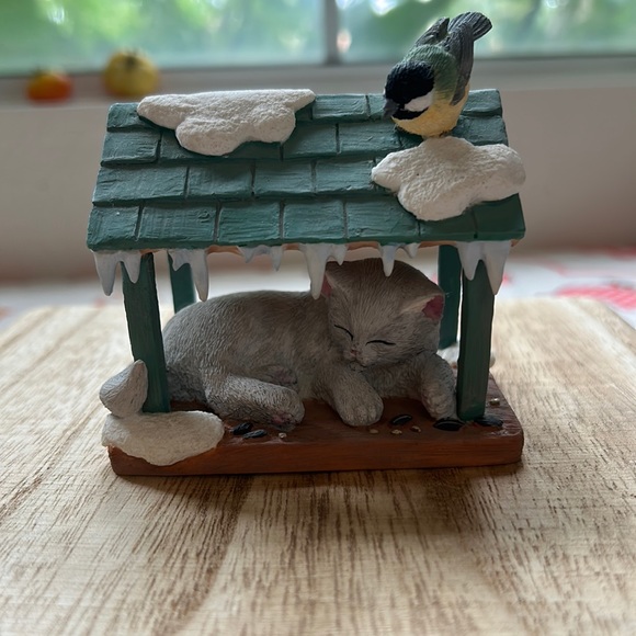 Winter Sunshine Lenox Sleeping Gray Kitty Cat 😻and Curious Bird Figurine 🥰 - Picture 1 of 11